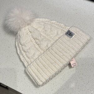 NWT Victoria’s Secret Cream Knit Pom-Pom Hat, O/S
